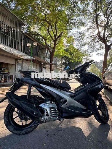 Yamaha NVX 155cc màu Đen