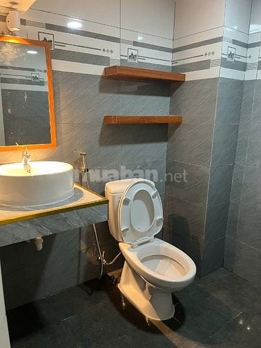 Nhà QUẬN 1- Bùi Viện- Sổ Riêng - Nở Hậu - Vào ở ngay đón TẾT 