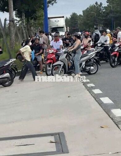 🔥🔥Bán lô đất ngay cỗng khu công nghiệp trung tâm Mỹ Phước 4🔥🔥