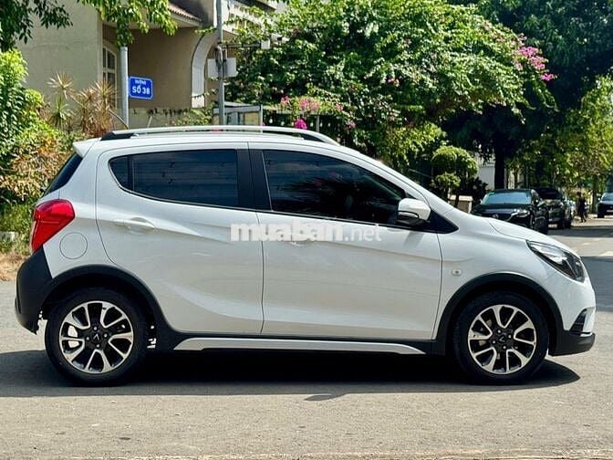 VinFast Fadil Plus 2022 - Màu trắng - 1v5km