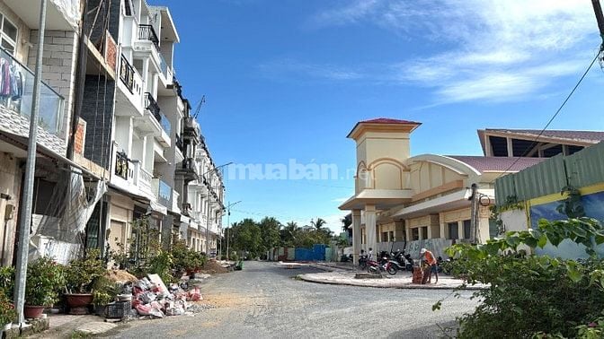 NHÀ PHỐ THƯƠNG MẠI 1 TRỆT 3 LẦU MẶT TIỀN CỔNG CHỢ CÁI VỒN  PHƯỜNG CÁI 