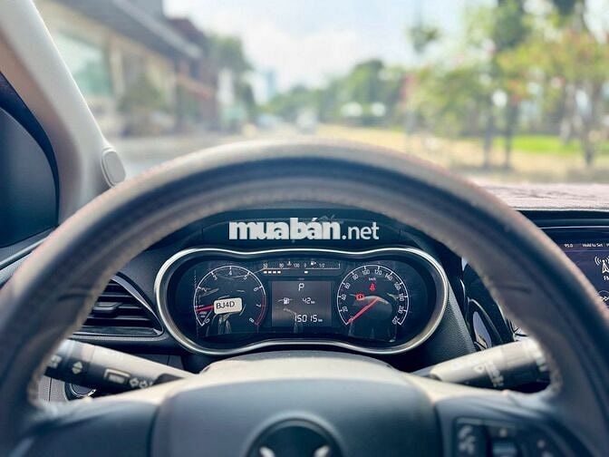 VinFast Fadil Plus 2022 - Màu trắng - 1v5km