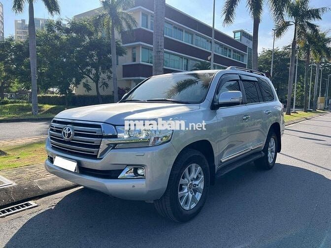 Toyota Land Cruiser 2016 VX 4.6L,NK xe đẹp zin