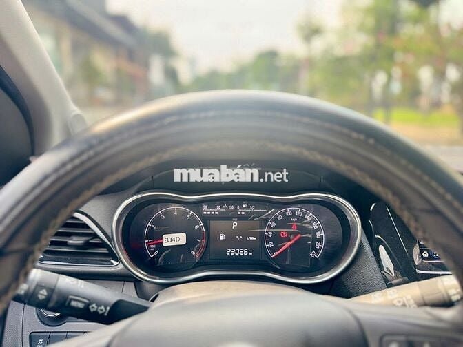 VinFast Fadil Plus 2021 - Màu trắng - 2v3km