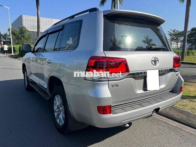 Toyota Land Cruiser 2016 VX 4.6L,NK xe đẹp zin
