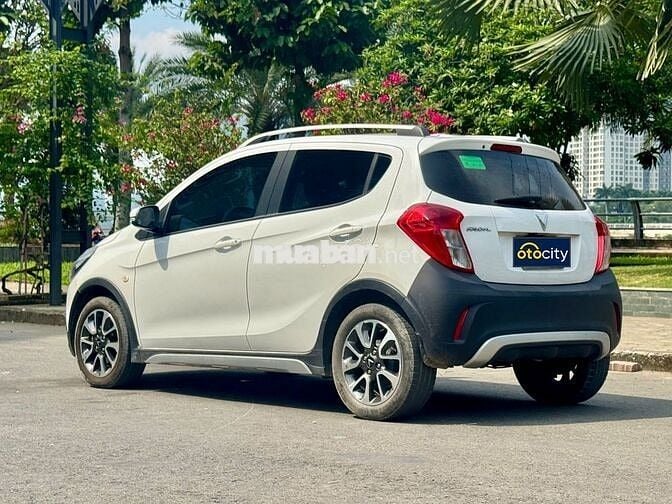 VinFast Fadil Plus 2021 - Màu trắng - 2v3km