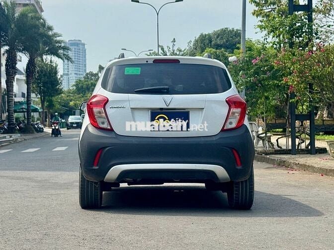 VinFast Fadil Plus 2021 - Màu trắng - 2v3km
