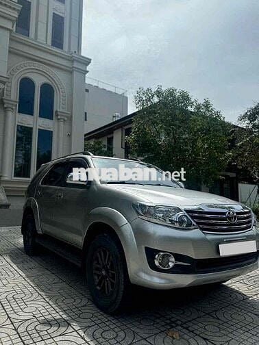 Toyota Fortuner 2015 2.7V 4x4 - 82000 km