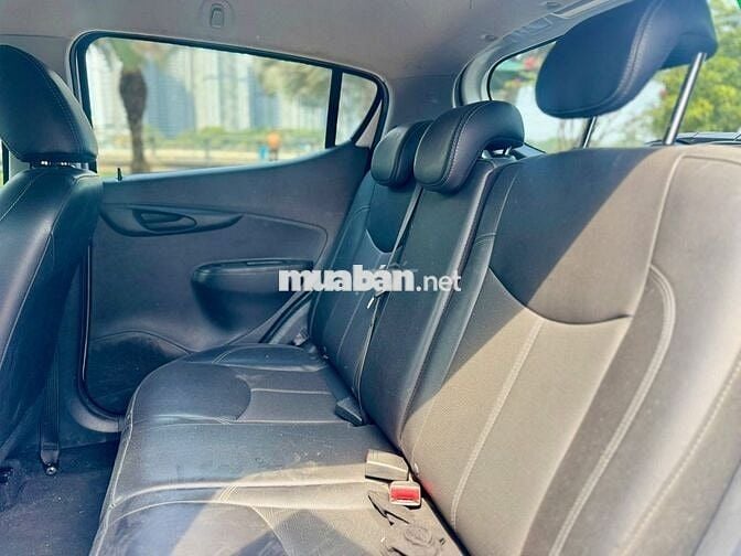 VinFast Fadil Plus 2021 - Màu trắng - 2v3km