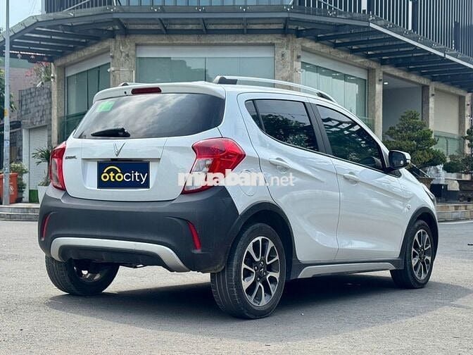VinFast Fadil Plus 2021 - Màu trắng - 2v3km