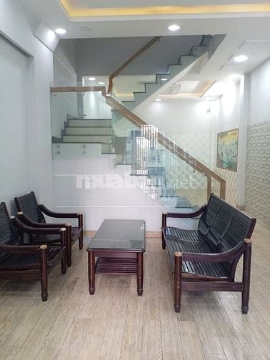 NHÀ CHO THUÊ NGAY VÒNG XOAY PHÚ HỮU- RỘNG RÃI, AN NINH, THUẬN TIỆN