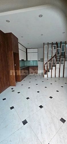 Cần bán nhà liên mạc , ngõ rộng ô tô vào nhà