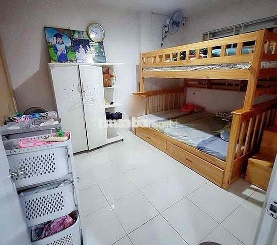 Bán chung cư Linh Trung đường 16, 64m2 2PN 1WC nội thất cơ bản 2,65 tỷ