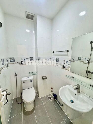 Căn Hộ Studio 40m2 Ban Công Nội Thất Cao Cấp Vị Trí Giữa Trung Tâm