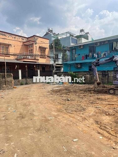 Các cụ nghỉ hưu, bán đất cho chủ hữu duyên