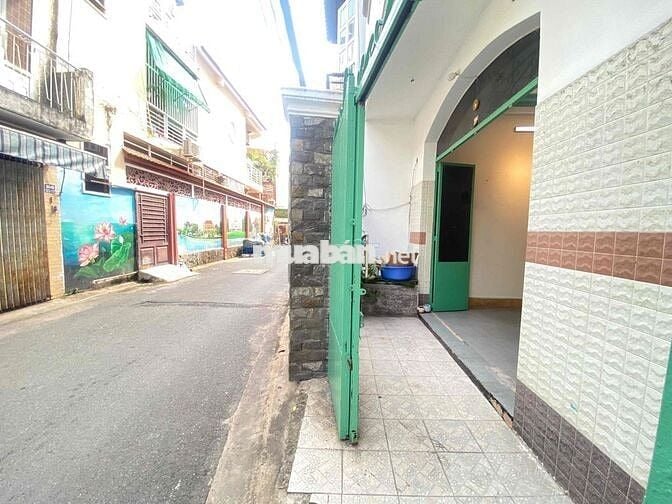 Cho Thuê tầng trệt riêng biệt. Hẻm xe Tải, wc riêng có HHMG