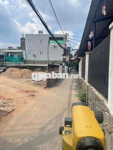 Các cụ nghỉ hưu, bán đất cho chủ hữu duyên