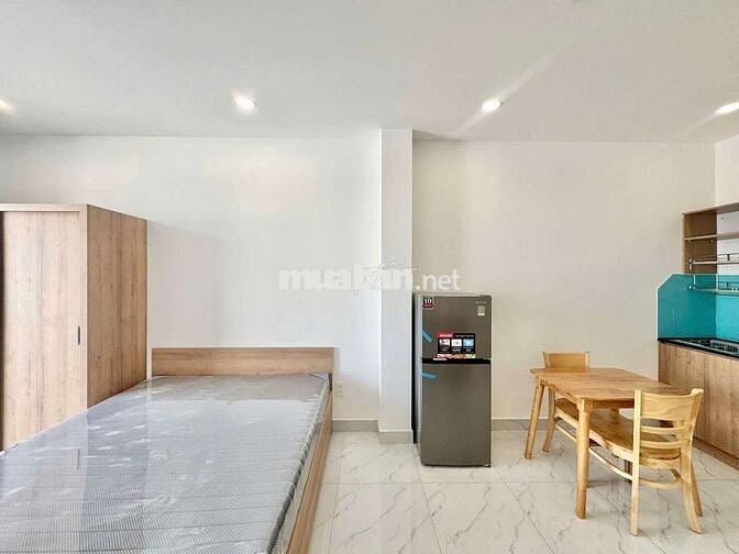 Căn Hộ Studio 40m2 Ban Công Nội Thất Cao Cấp Vị Trí Giữa Trung Tâm