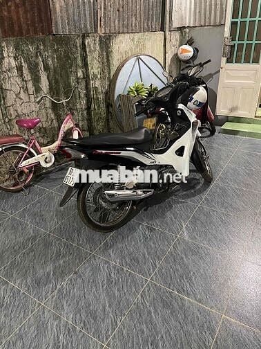 Honda Wave Blade 2018 Trắng đen