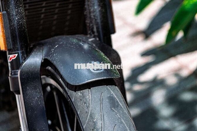 Husqvarna Svartpilen 401 Xám 27.000 km