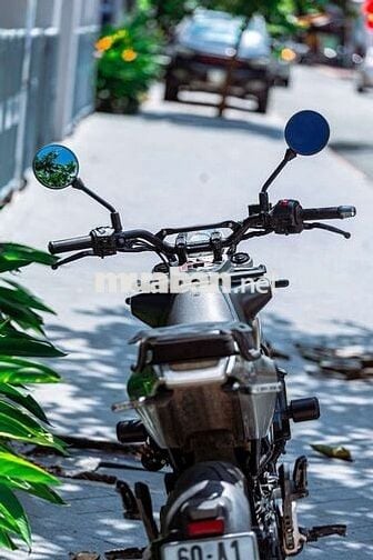 Husqvarna Svartpilen 401 Xám 27.000 km