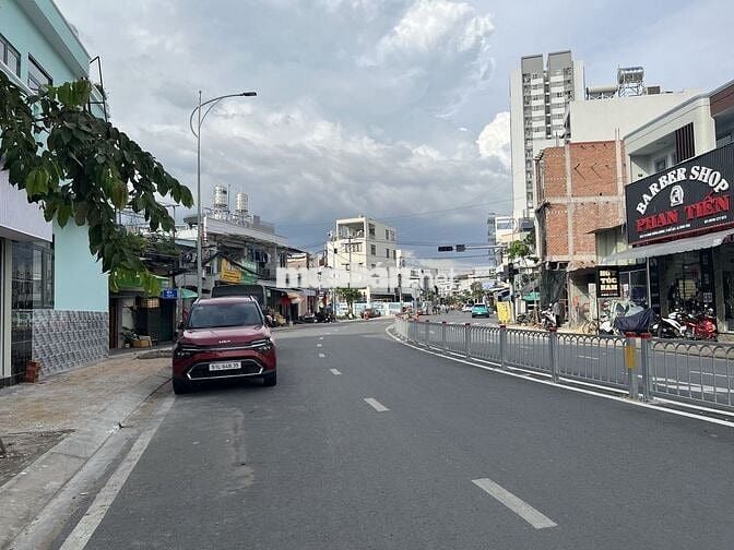 Cho thuê nhà nguyên căn nhà mới( phía sau aeon bình tân)