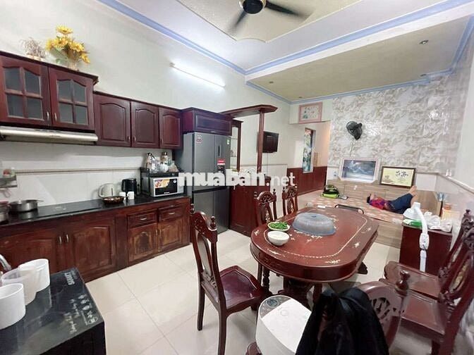 Bán Đất Tặng Nhà Mặt Tiền 4 Lầu Giá Hời Khu Vực Vincom 550 Dĩ An.