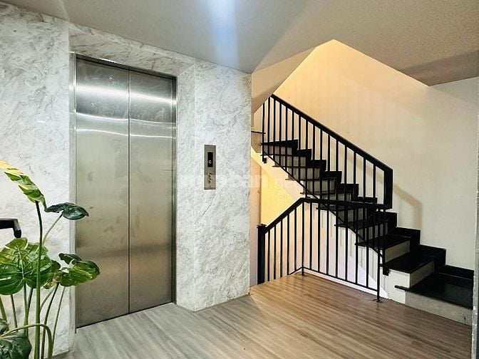 Cho thuê mặt bằng kinh doanh mặt tiền khu ẩm thực Phan Xích Long