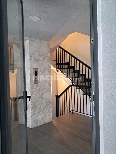 Cho thuê mặt bằng kinh doanh mặt tiền khu ẩm thực Phan Xích Long