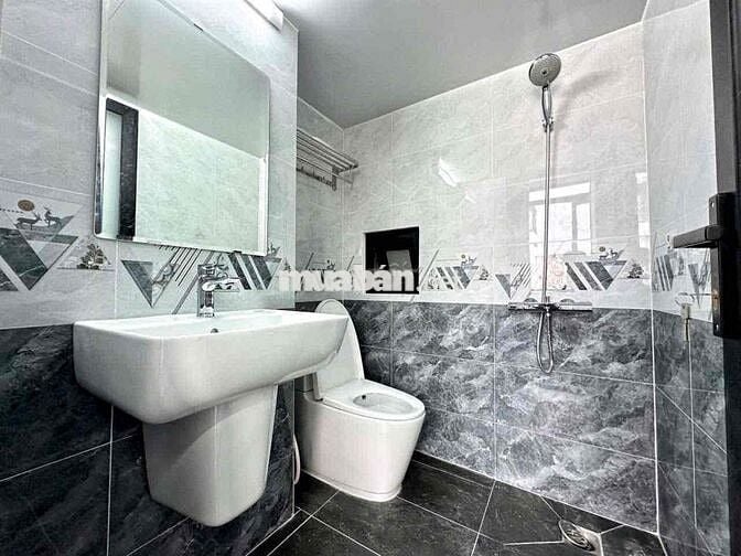 PHÒNG STUDIO BAN CÔNG 40M2 | FULL NT | PHAN ĐÌNH PHÙNG gần Cầu Kiệu