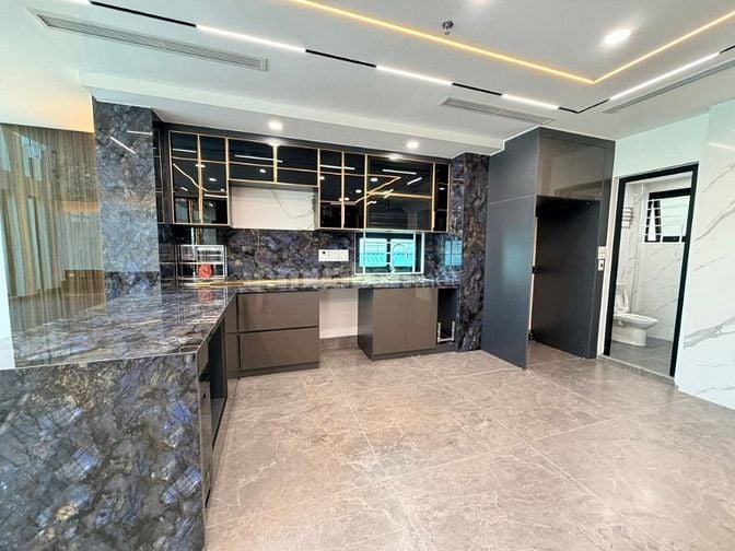 Nhà Đẹp Kinh Doanh Nguyễn Chính 84m, 7 tầng, mt 7.9m, giá 37.2 tỷ.