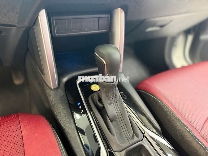 Corolla Cross 2024 1.8V - Đi lướt 8,400KM