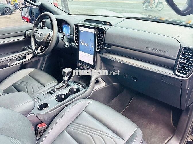 Ford Everest 2022 Titanium 2.0L AT 4x2 - 28000 km