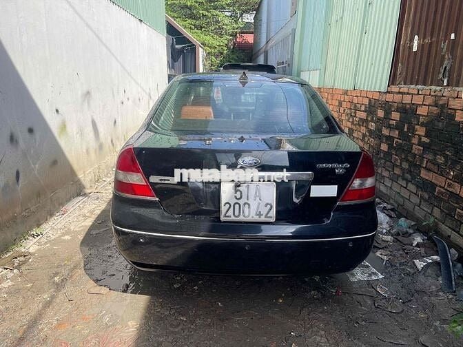 Ford Mondeo 5 chỗ màu Đen
