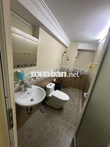 KHU VIP SÂN BAY! 110B Hoàng Hoa Thám, Q.Tân Bình. 1 trệt 3 lầu Nhà mới