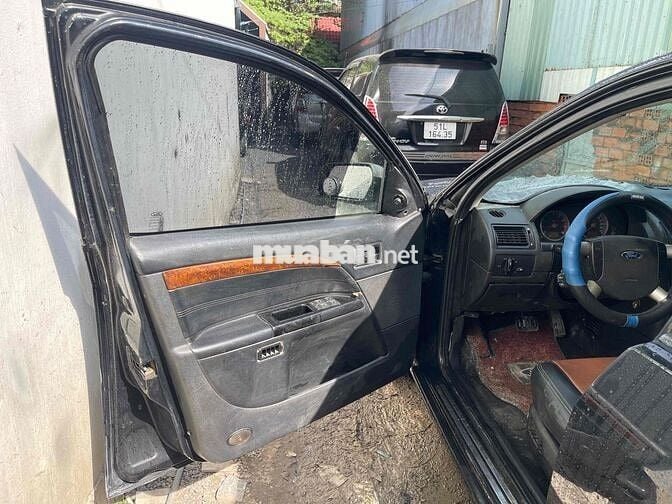 Ford Mondeo 5 chỗ màu Đen