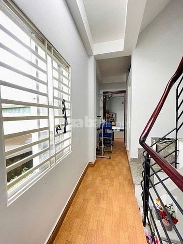 Chỉ 4.5 tỷ. 3×15 nhà 3 tầng sân thượng 4pn hẻm xe hơi khu dân cư đông