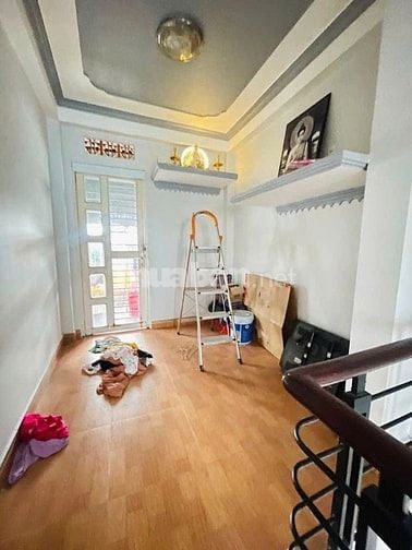 Chỉ 4.5 tỷ. 3×15 nhà 3 tầng sân thượng 4pn hẻm xe hơi khu dân cư đông