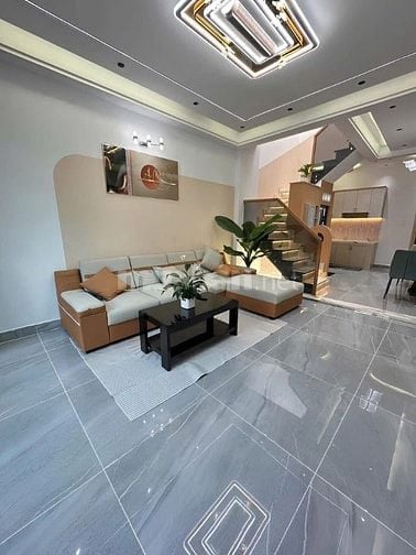 Chú Ba bán nhà lo việc gia đình đường Hoàng Việt - 2,070 tỷ - Dân đông