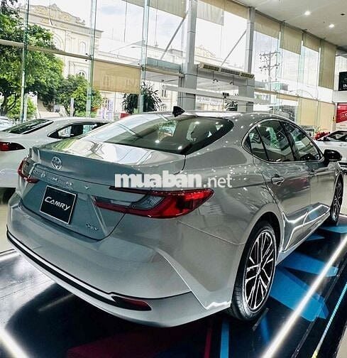 Toyota Camry - Giảm 100% Thuế Trước Bạ