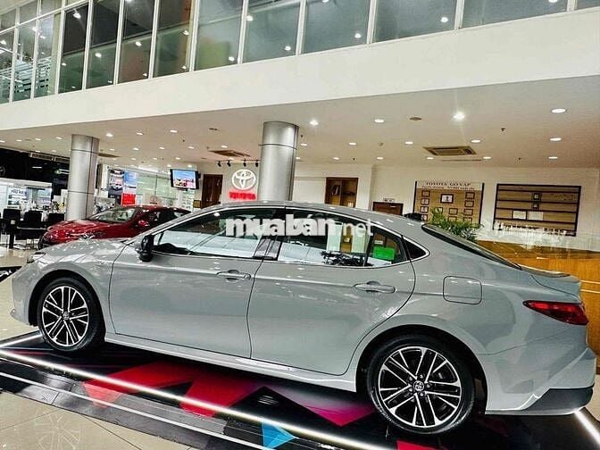 Toyota Camry - Giảm 100% Thuế Trước Bạ