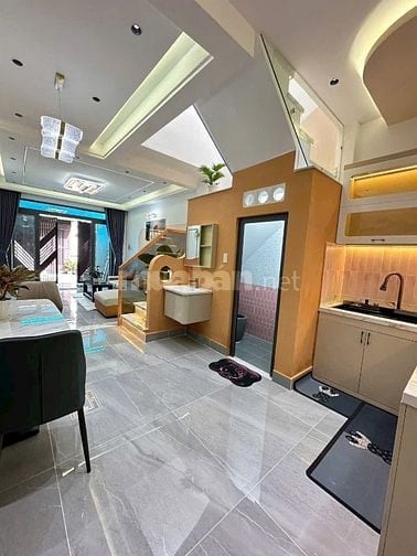 Chú Ba bán nhà lo việc gia đình đường Hoàng Việt - 2,070 tỷ - Dân đông