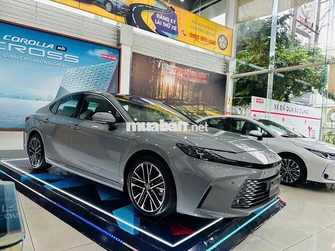 Toyota Camry - Giảm 100% Thuế Trước Bạ