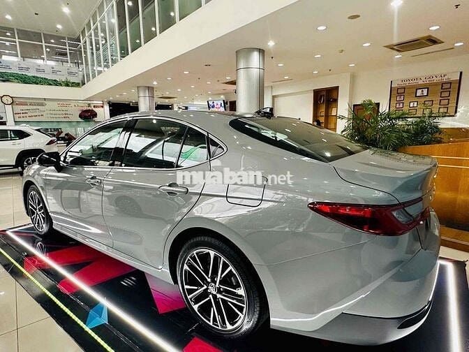 Toyota Camry - Giảm 100% Thuế Trước Bạ