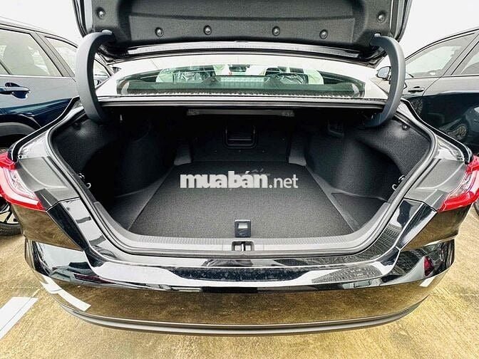 Toyota Camry - Giảm 100% Thuế Trước Bạ