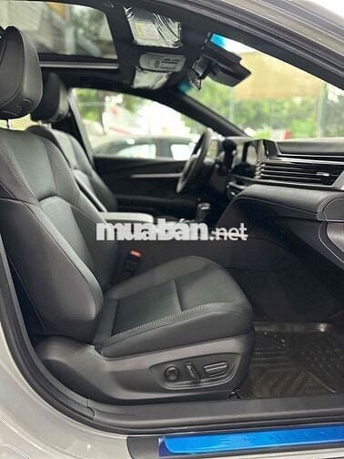 Toyota Camry - Giảm 100% Thuế Trước Bạ