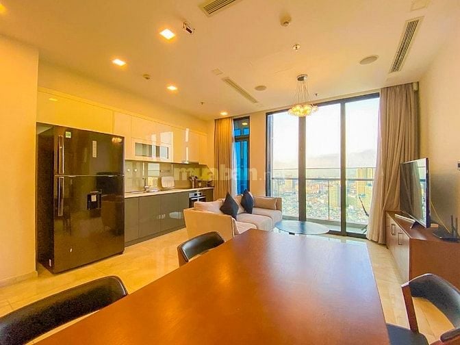 Bán Căn hộ Vinhomes Golden River 2 phòng ngủ tầng cao diện tích 72m2