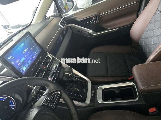 Innova cross HEV 2024. 3500 km