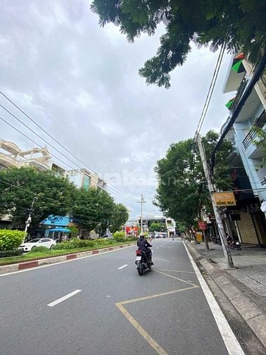 Bán nhà mặt tiền đường 30m BÀU CÁT, DT: 8X18m, 4 tấm, giá 65 tỷ