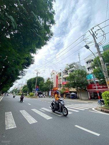 Bán nhà mặt tiền đường 30m BÀU CÁT, DT: 8X18m, 4 tấm, giá 65 tỷ